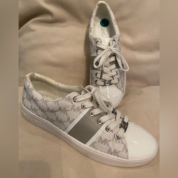 Michael Kors “Olivia” lace up women’s shoes 8 - Picture 3 of 7